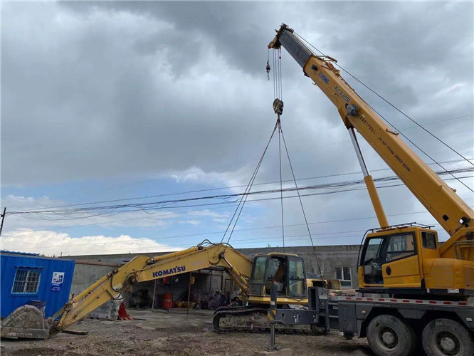 哈尔滨市25吨吊车的工作半径是多少？