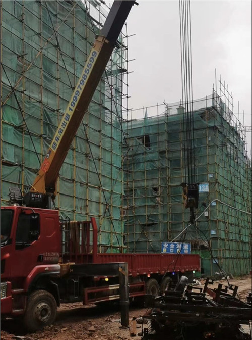 哈尔滨市“慢工细活”—— 吊车的 “微动控制” 技术