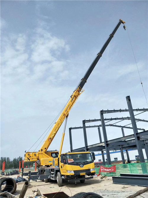 哈尔滨市超高层建筑钢结构吊装案例